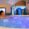 Hotel Kristály jakuzzi-ja a Balatonnál Keszthelyen